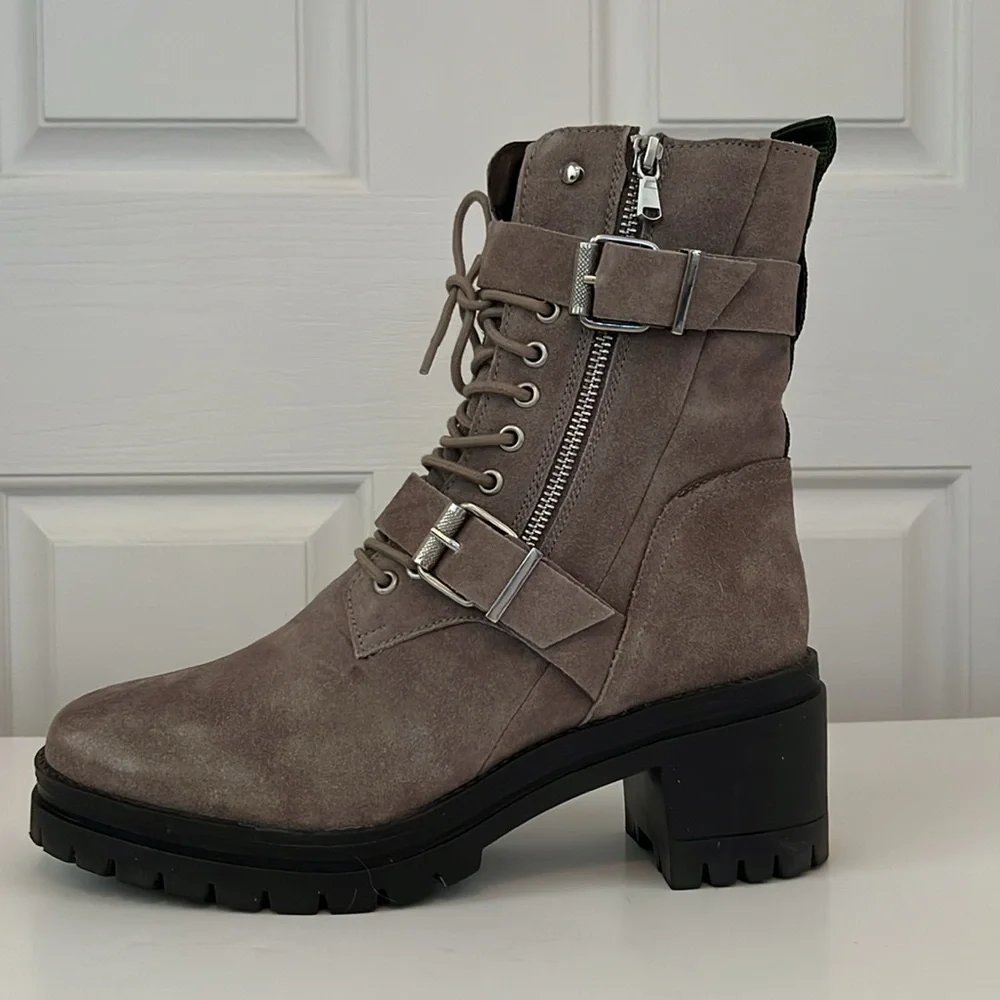 Charles by Charles David Clout Taupe Boots, Size 10 - Picture 4 of 11